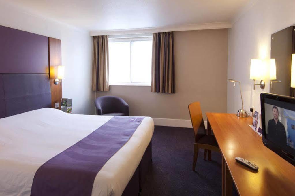 Premier Inn Greenock Exterior foto
